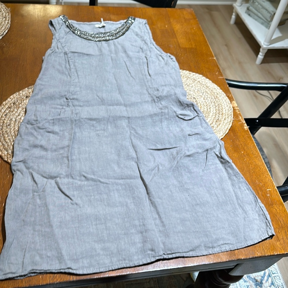 Mocha linen dress, sz XL, silver beaded neck trim, pockets, excellent condition!